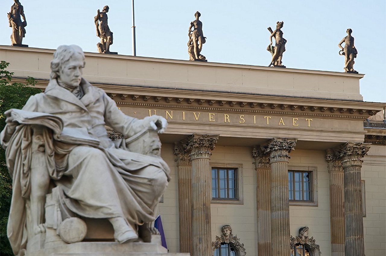 Denkmal Wilhelm von Humboldts vor der Universität Berlin